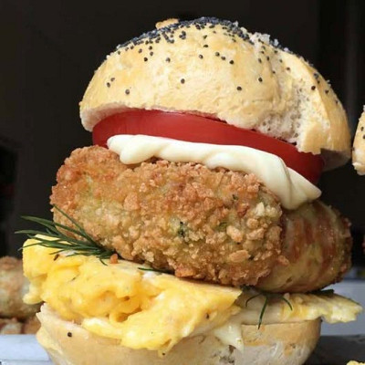 Burger s 30-minutnimi bombetkami